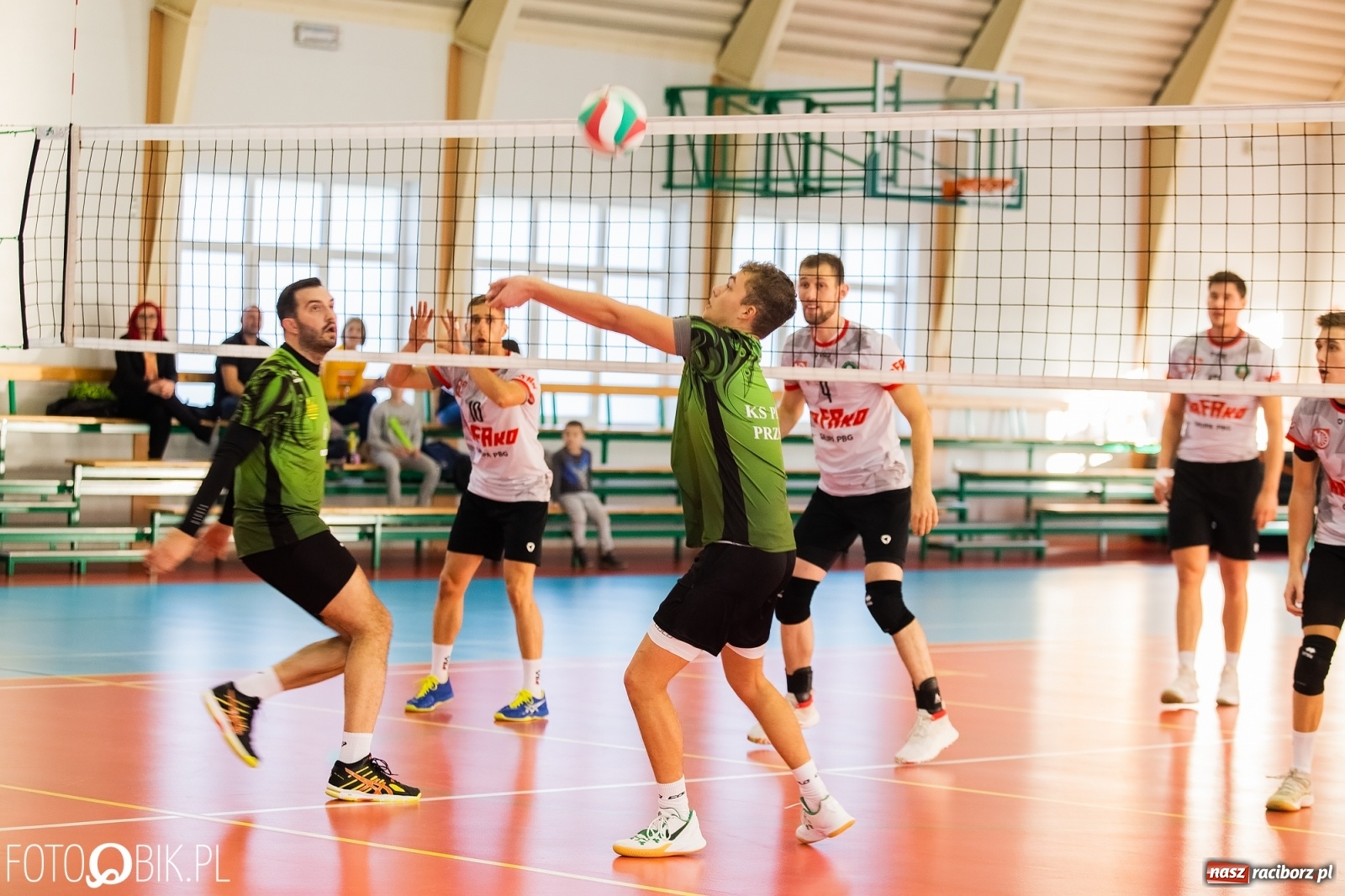 Zdjęcie w galerii na portalu naszraciborz.pl: Siatkówka. Płomień z Przystajni pochłonął Rafako [FOTO] wiadomości z regionu