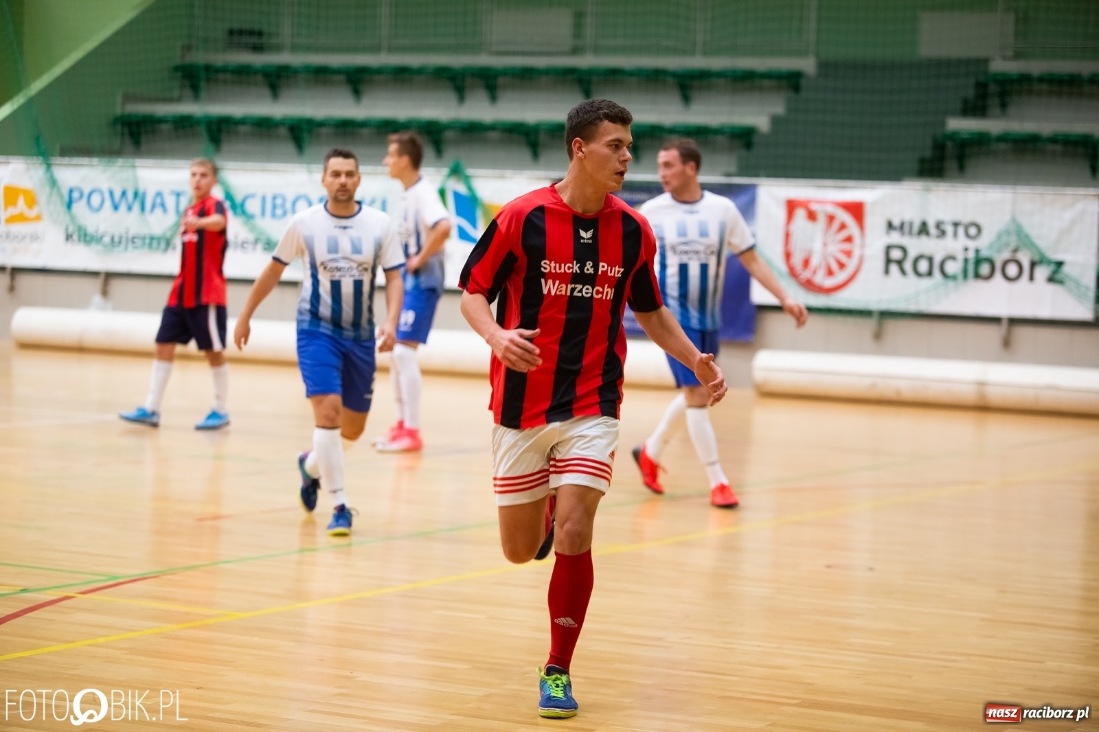 Zdjęcie w galerii na portalu naszraciborz.pl: Grad goli w sobotnich pojedynkach HLPN wiadomości z regionu