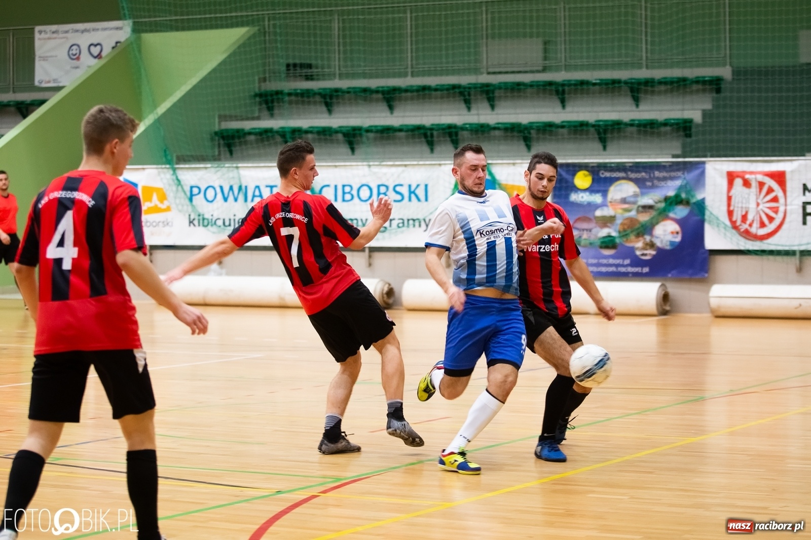 Zdjęcie w galerii na portalu naszraciborz.pl: Grad goli w sobotnich pojedynkach HLPN wiadomości z regionu