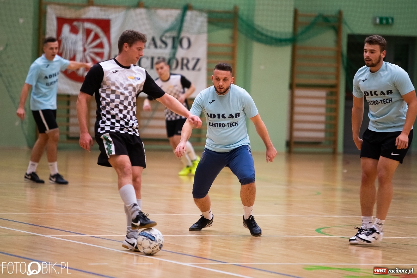 Zdjęcie w galerii na portalu naszraciborz.pl: Grad goli w sobotnich pojedynkach HLPN wiadomości z regionu
