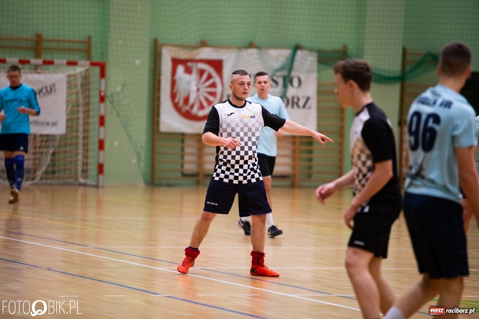 Zdjęcie w galerii na portalu naszraciborz.pl: Grad goli w sobotnich pojedynkach HLPN wiadomości z regionu