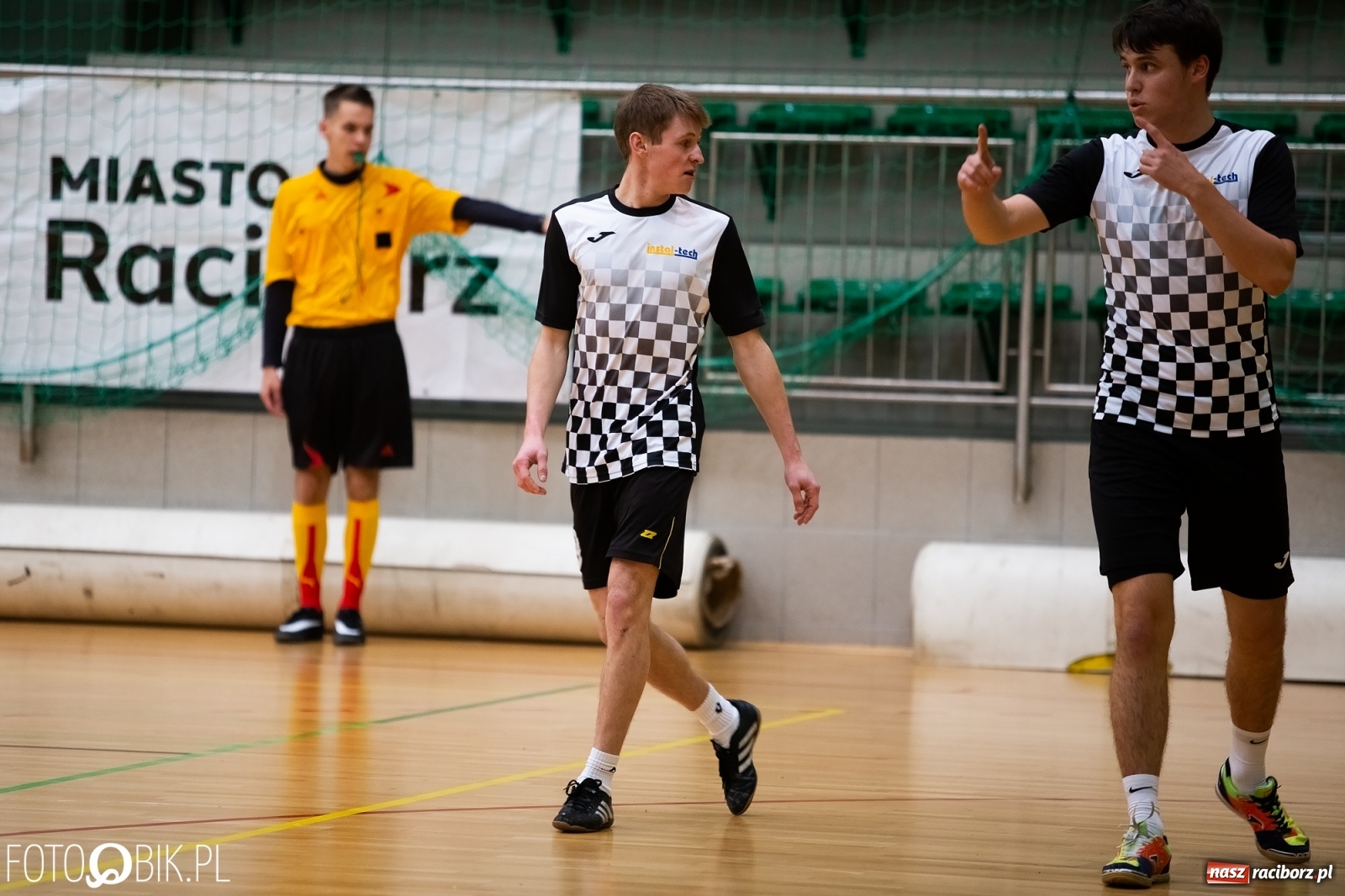 Zdjęcie w galerii na portalu naszraciborz.pl: Grad goli w sobotnich pojedynkach HLPN wiadomości z regionu