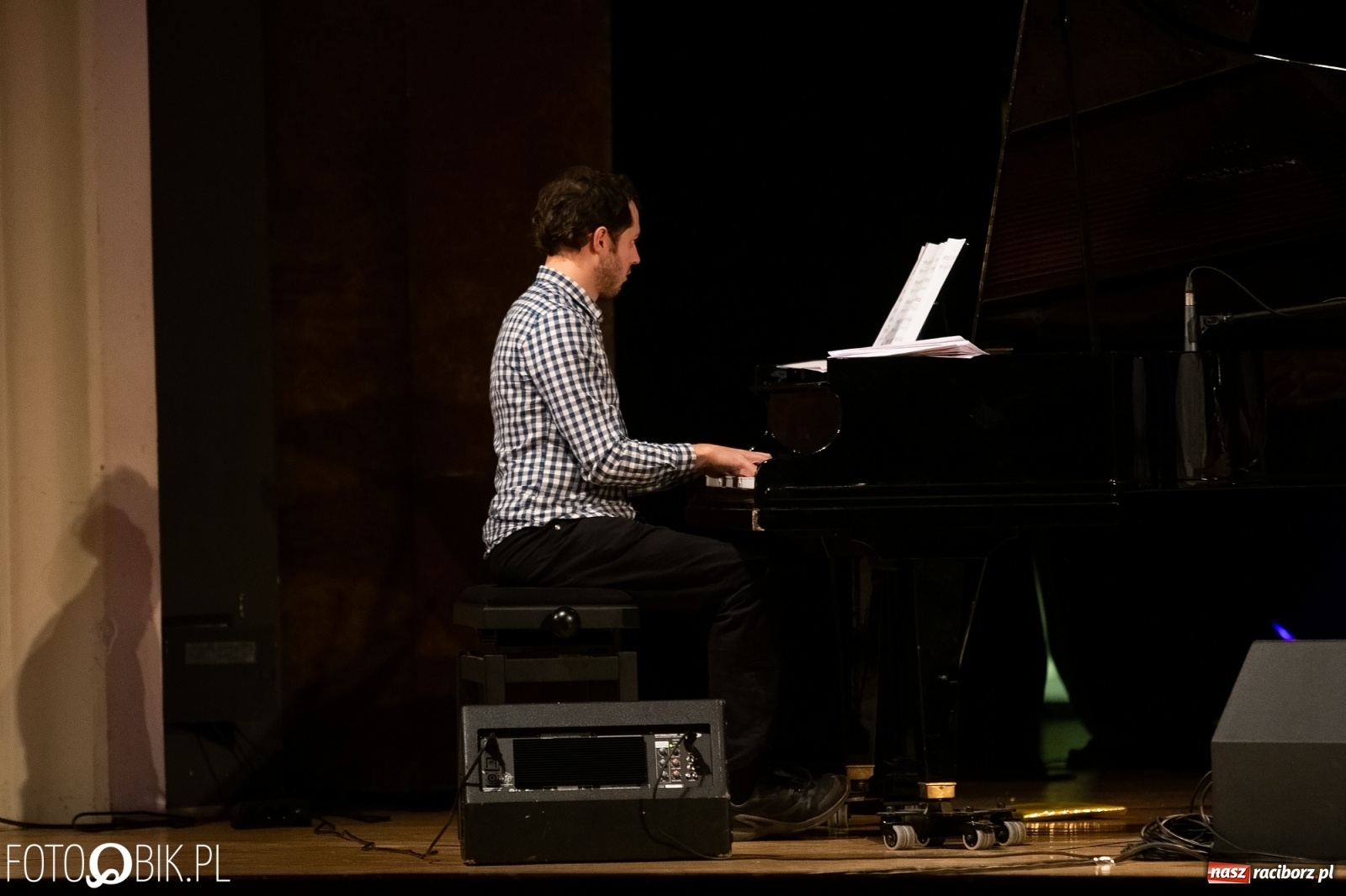 Zdjęcie w galerii na portalu naszraciborz.pl: Koncert muzyki brazylijskiej w RCK wiadomości z regionu