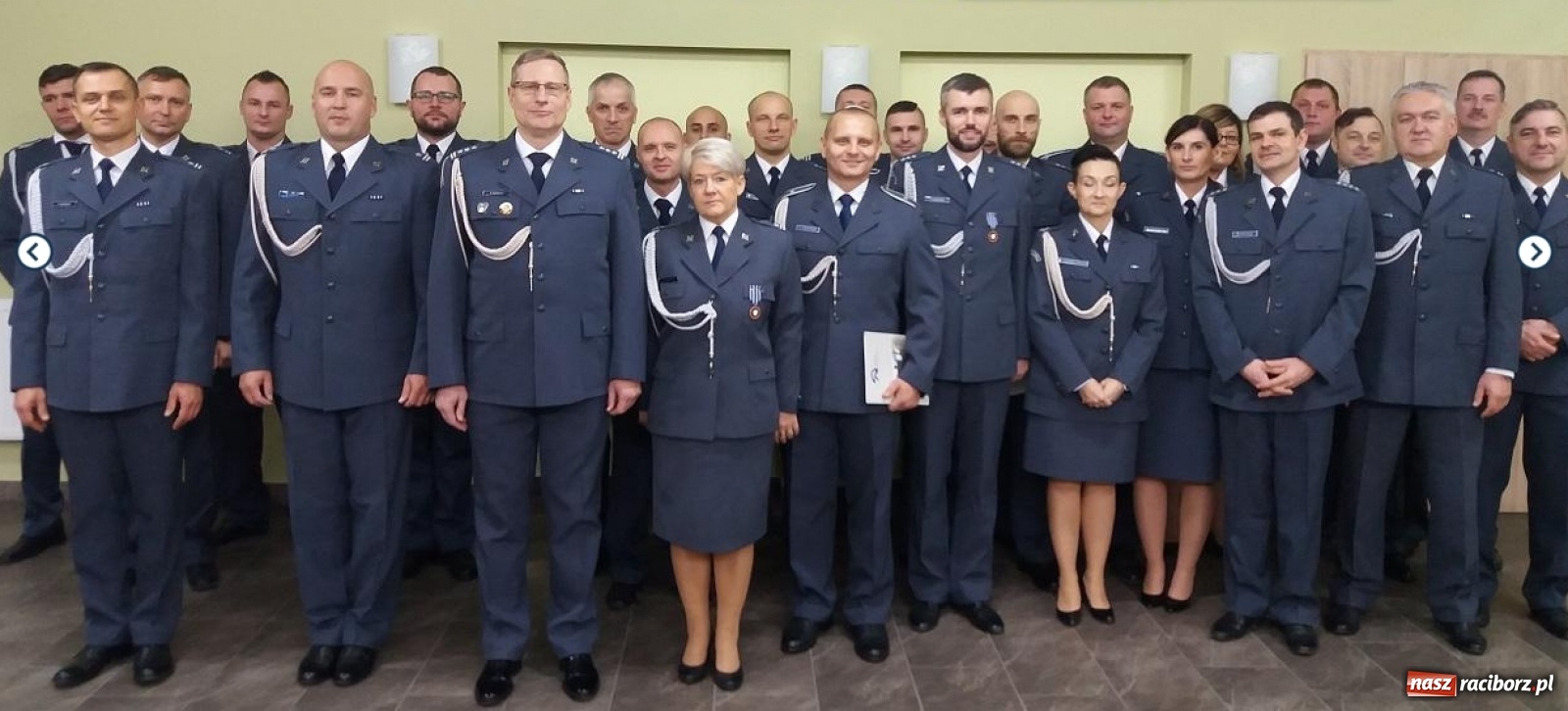 Zdjęcie w galerii na portalu naszraciborz.pl: Awanse i odznaczenia w raciborskim ZK  wiadomości z regionu