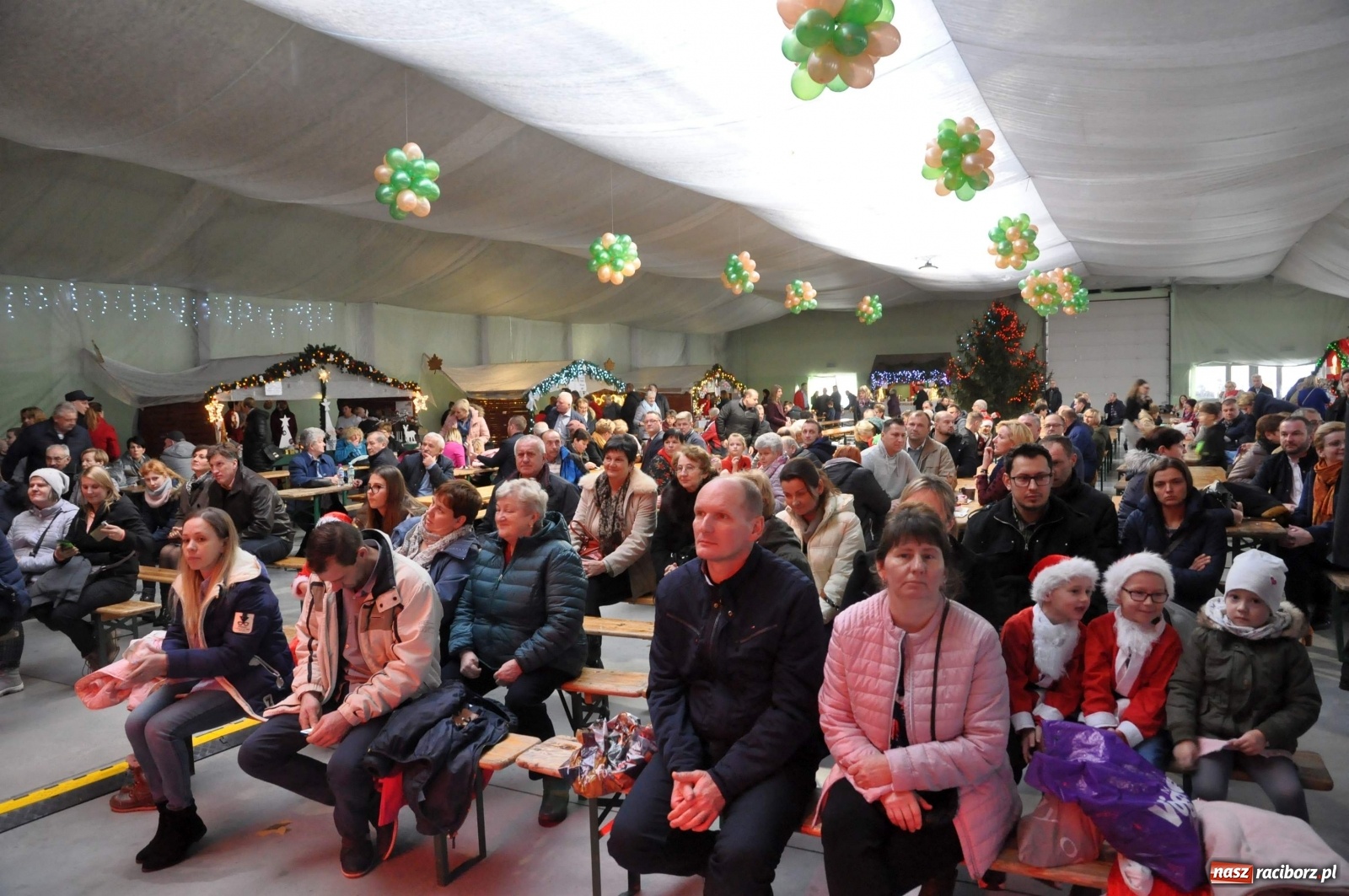 Zdjęcie w galerii na portalu naszraciborz.pl: Tłumy na kiermaszu świątecznym w Pietrowicach Wielkich [FOTO i WIDEO] wiadomości z regionu