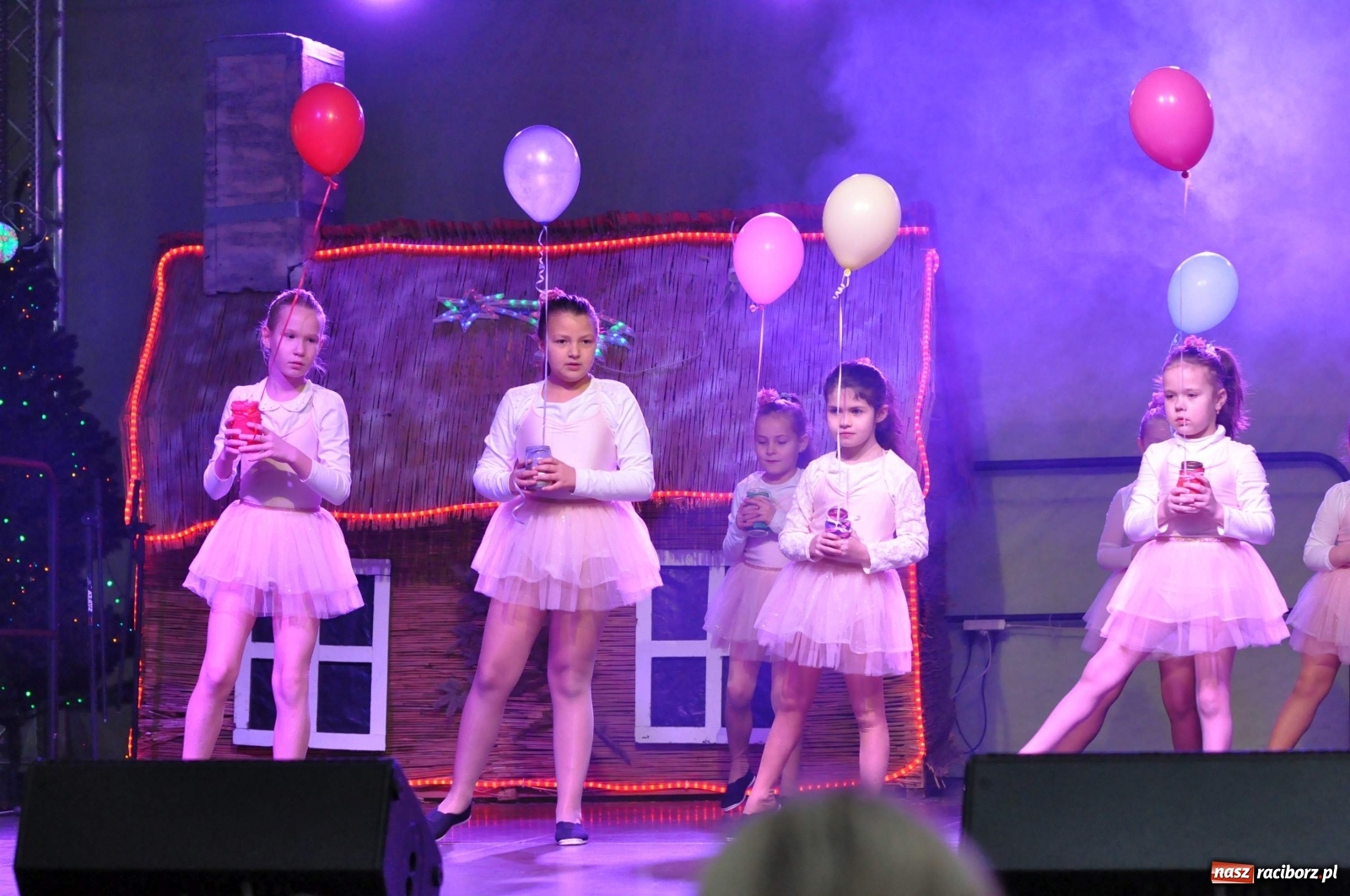 Zdjęcie w galerii na portalu naszraciborz.pl: Tłumy na kiermaszu świątecznym w Pietrowicach Wielkich [FOTO i WIDEO] wiadomości z regionu