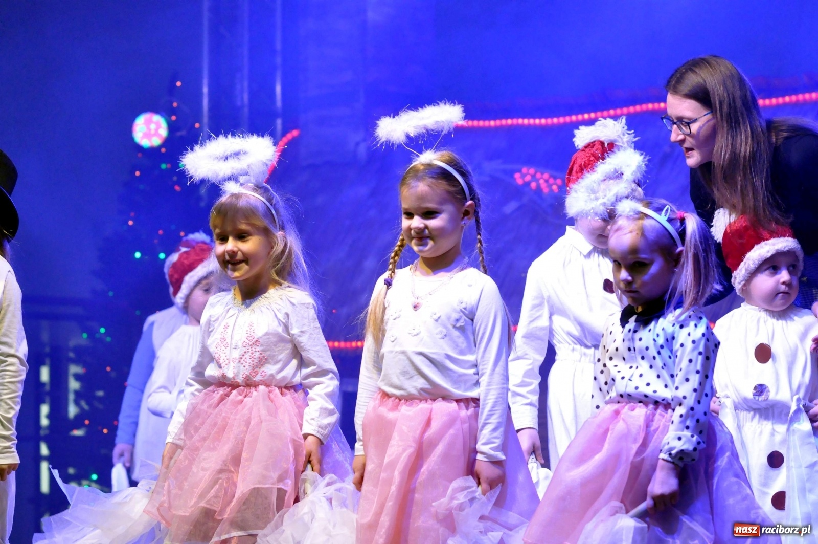 Zdjęcie w galerii na portalu naszraciborz.pl: Tłumy na kiermaszu świątecznym w Pietrowicach Wielkich [FOTO i WIDEO] wiadomości z regionu