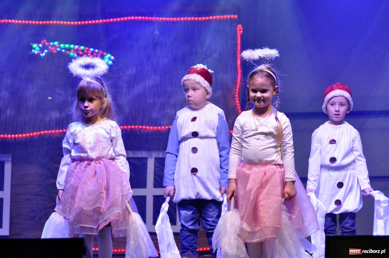 Zdjęcie w galerii na portalu naszraciborz.pl: Tłumy na kiermaszu świątecznym w Pietrowicach Wielkich [FOTO i WIDEO] wiadomości z regionu