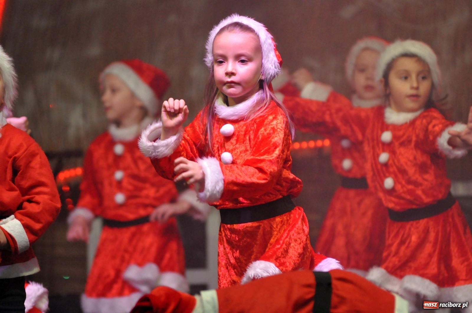 Zdjęcie w galerii na portalu naszraciborz.pl: Tłumy na kiermaszu świątecznym w Pietrowicach Wielkich [FOTO i WIDEO] wiadomości z regionu