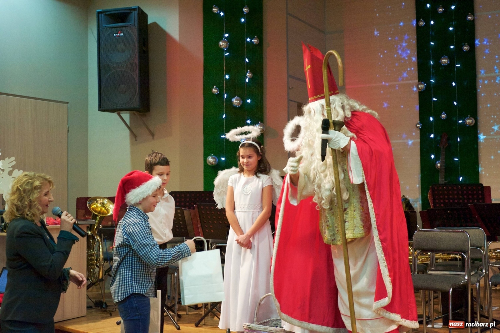 Zdjęcie w galerii na portalu naszraciborz.pl: Na świątecznym kiermaszu w Tworkowie wiadomości z regionu