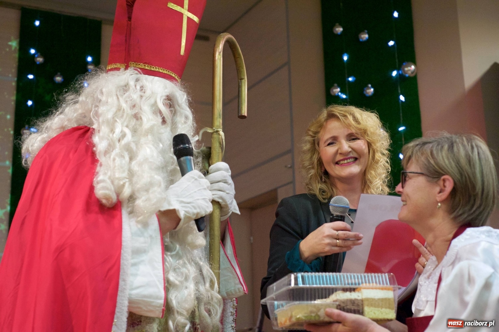 Zdjęcie w galerii na portalu naszraciborz.pl: Na świątecznym kiermaszu w Tworkowie wiadomości z regionu