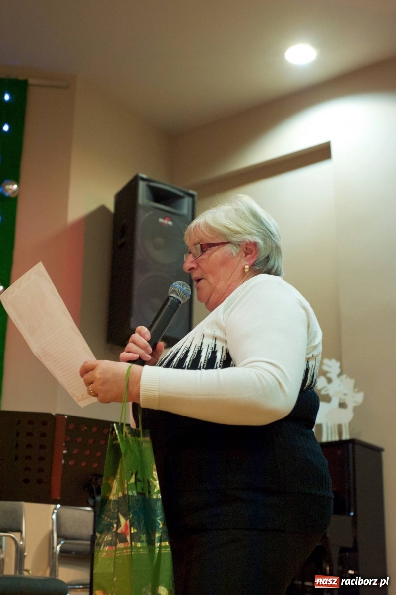 Zdjęcie w galerii na portalu naszraciborz.pl: Na świątecznym kiermaszu w Tworkowie wiadomości z regionu