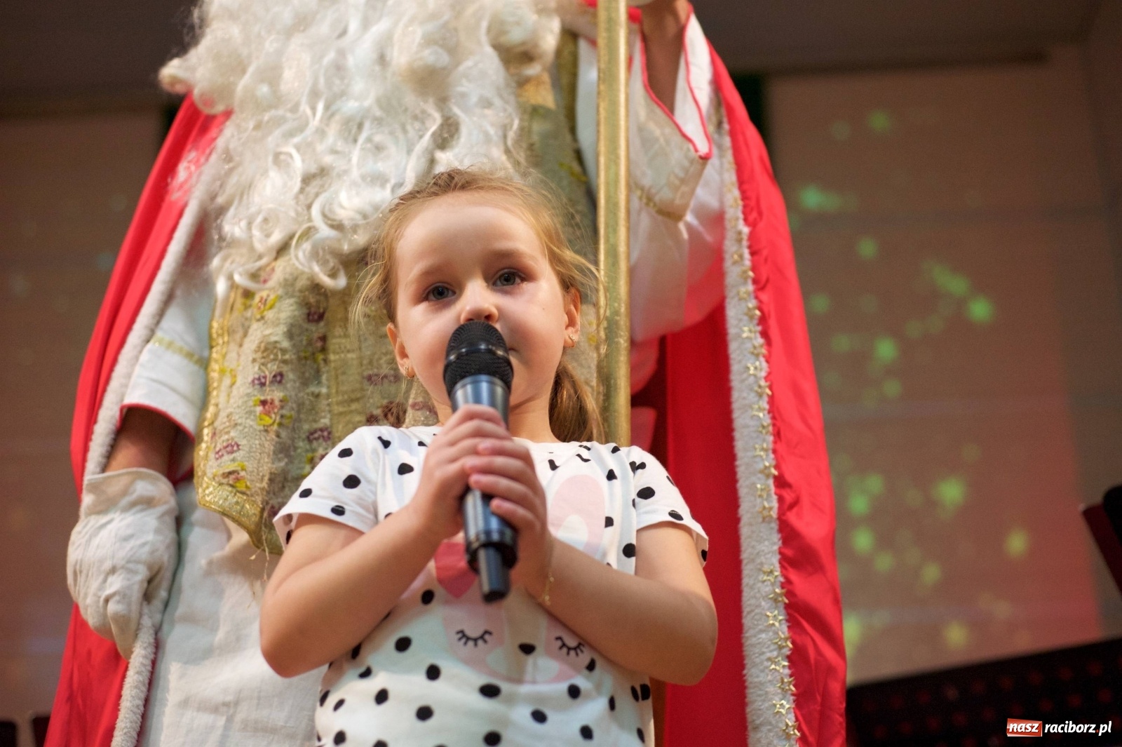 Zdjęcie w galerii na portalu naszraciborz.pl: Na świątecznym kiermaszu w Tworkowie wiadomości z regionu