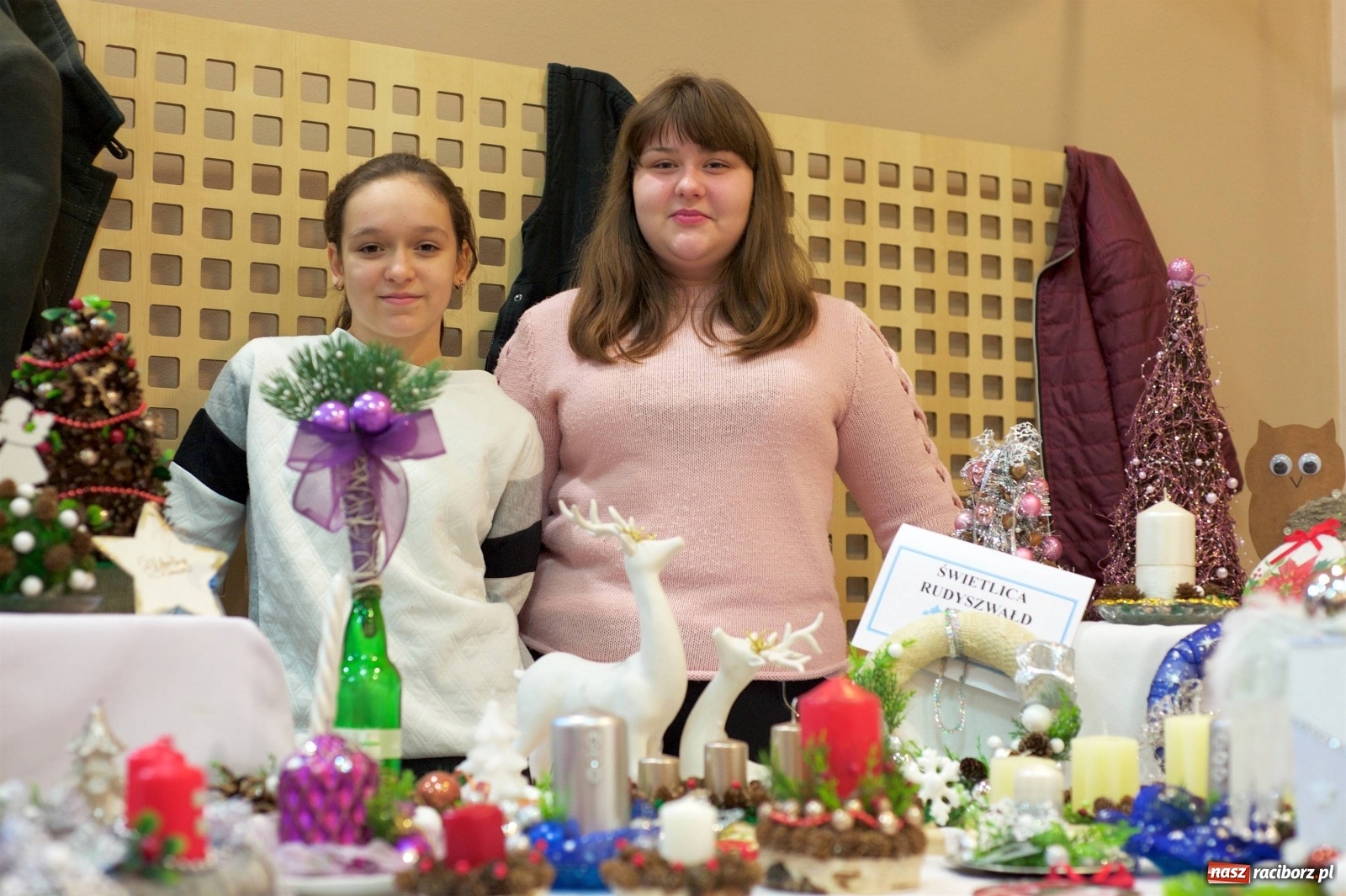 Zdjęcie w galerii na portalu naszraciborz.pl: Na świątecznym kiermaszu w Tworkowie wiadomości z regionu