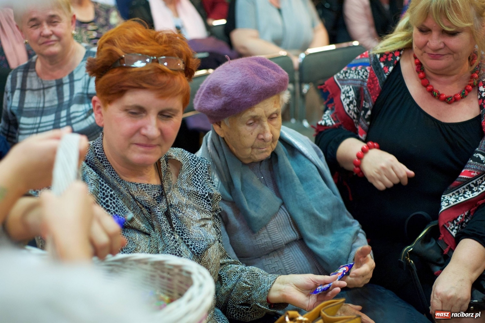 Zdjęcie w galerii na portalu naszraciborz.pl: Na świątecznym kiermaszu w Tworkowie wiadomości z regionu