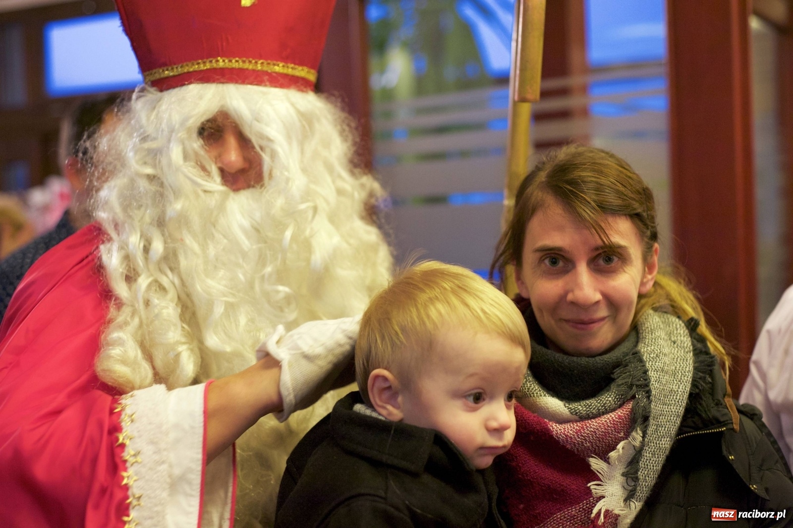 Zdjęcie w galerii na portalu naszraciborz.pl: Na świątecznym kiermaszu w Tworkowie wiadomości z regionu