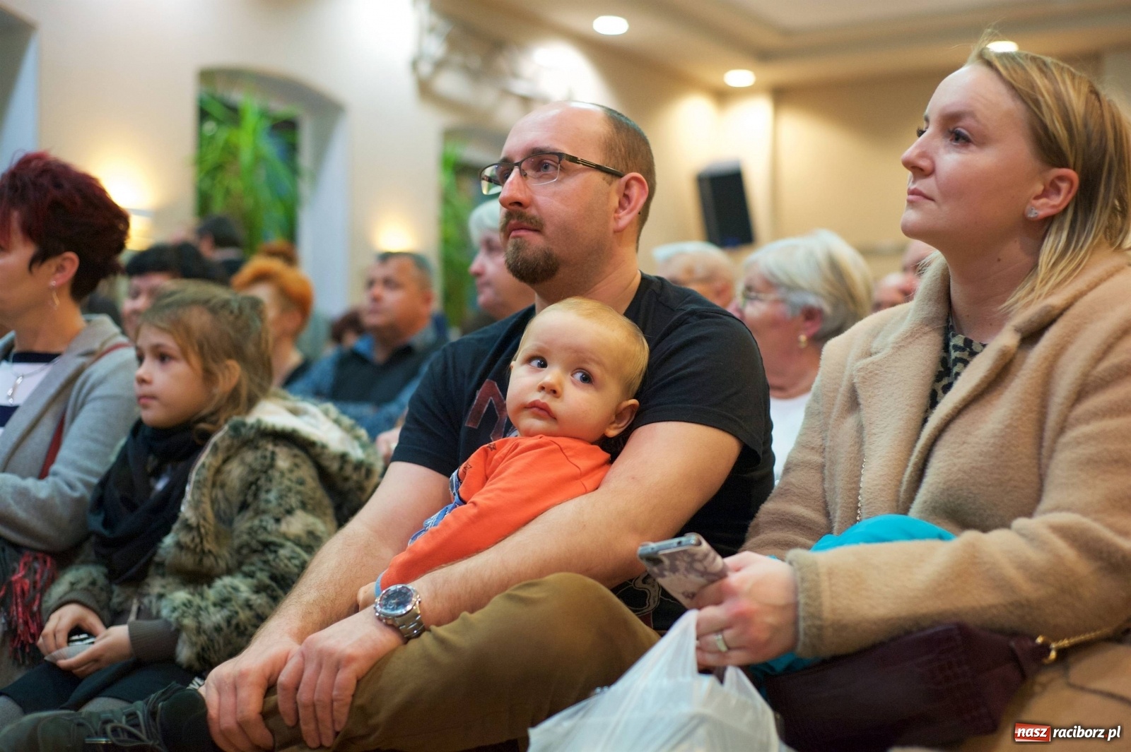 Zdjęcie w galerii na portalu naszraciborz.pl: Na świątecznym kiermaszu w Tworkowie wiadomości z regionu
