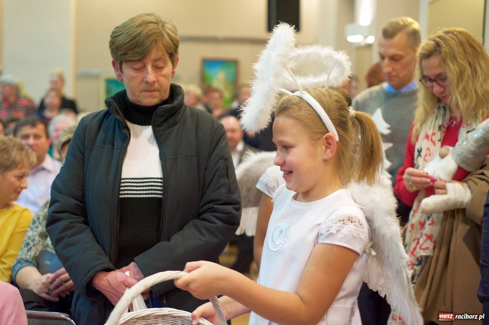 Zdjęcie w galerii na portalu naszraciborz.pl: Na świątecznym kiermaszu w Tworkowie wiadomości z regionu