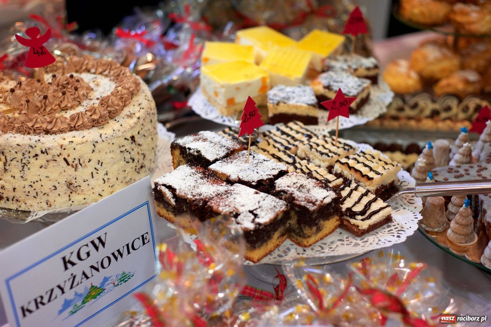 Zdjęcie w galerii na portalu naszraciborz.pl: Na świątecznym kiermaszu w Tworkowie wiadomości z regionu