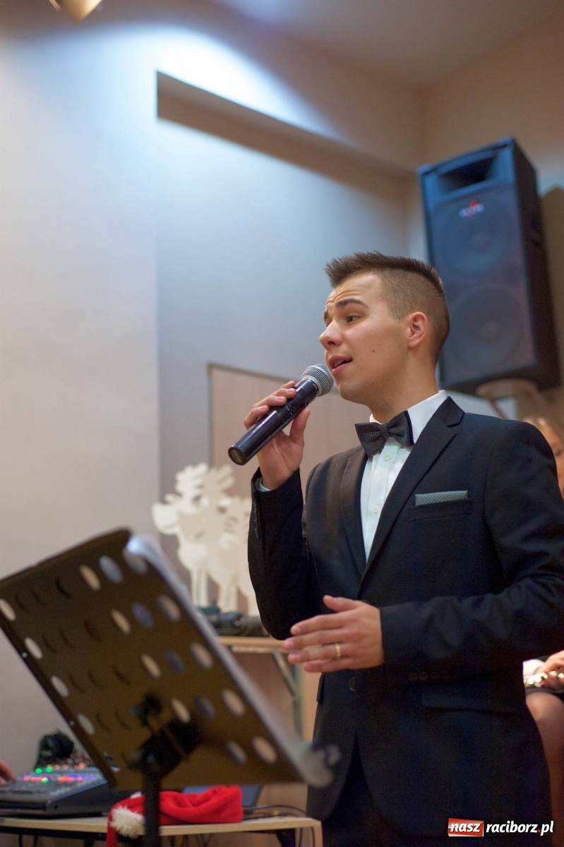 Zdjęcie w galerii na portalu naszraciborz.pl: Na świątecznym kiermaszu w Tworkowie wiadomości z regionu