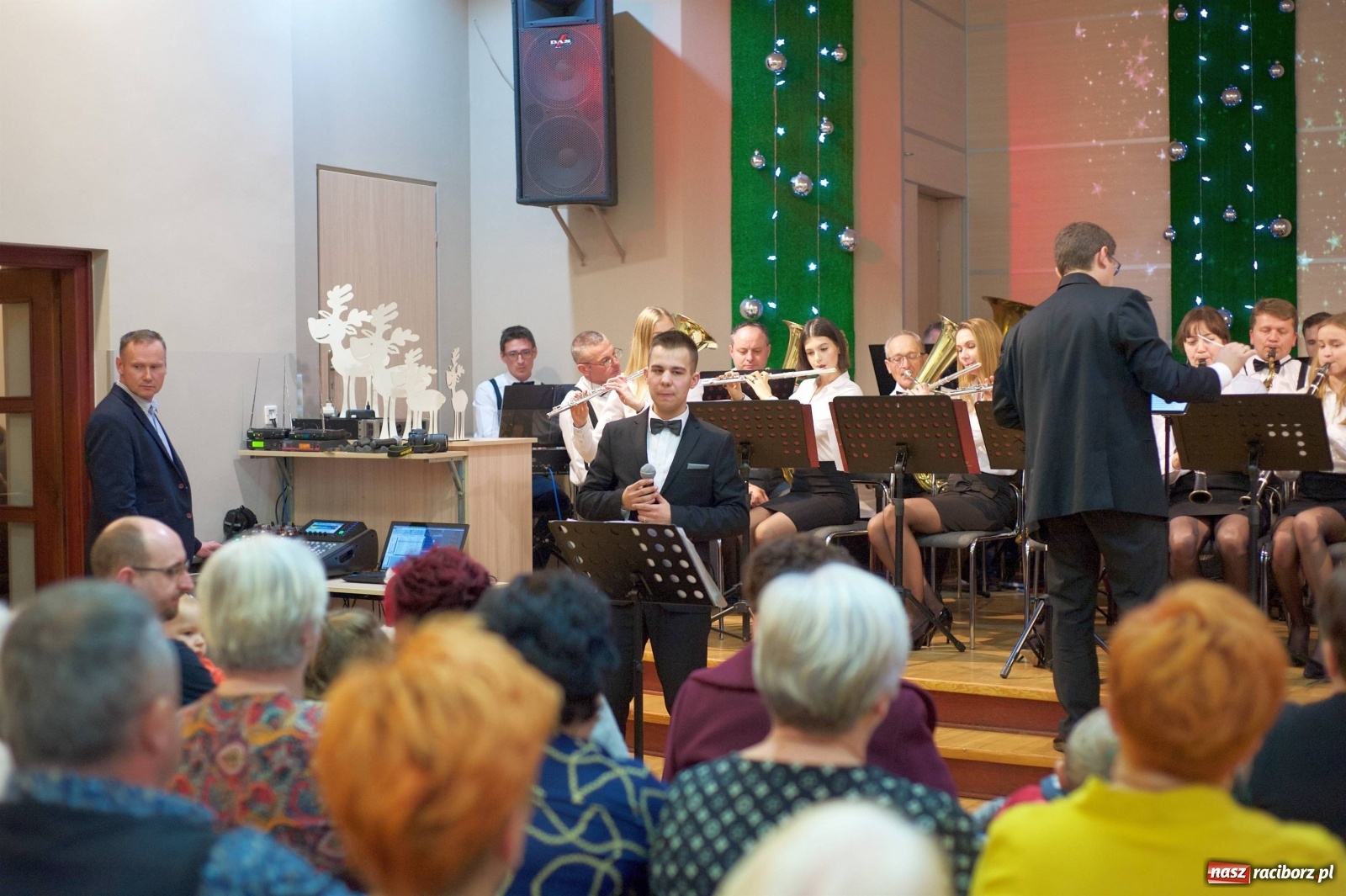 Zdjęcie w galerii na portalu naszraciborz.pl: Na świątecznym kiermaszu w Tworkowie wiadomości z regionu