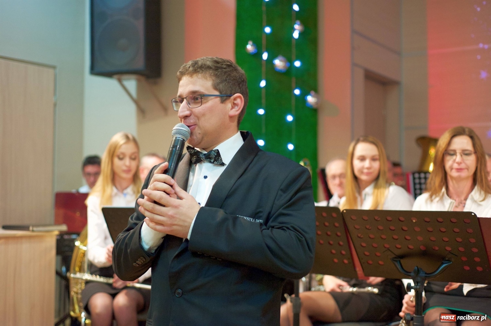 Zdjęcie w galerii na portalu naszraciborz.pl: Na świątecznym kiermaszu w Tworkowie wiadomości z regionu