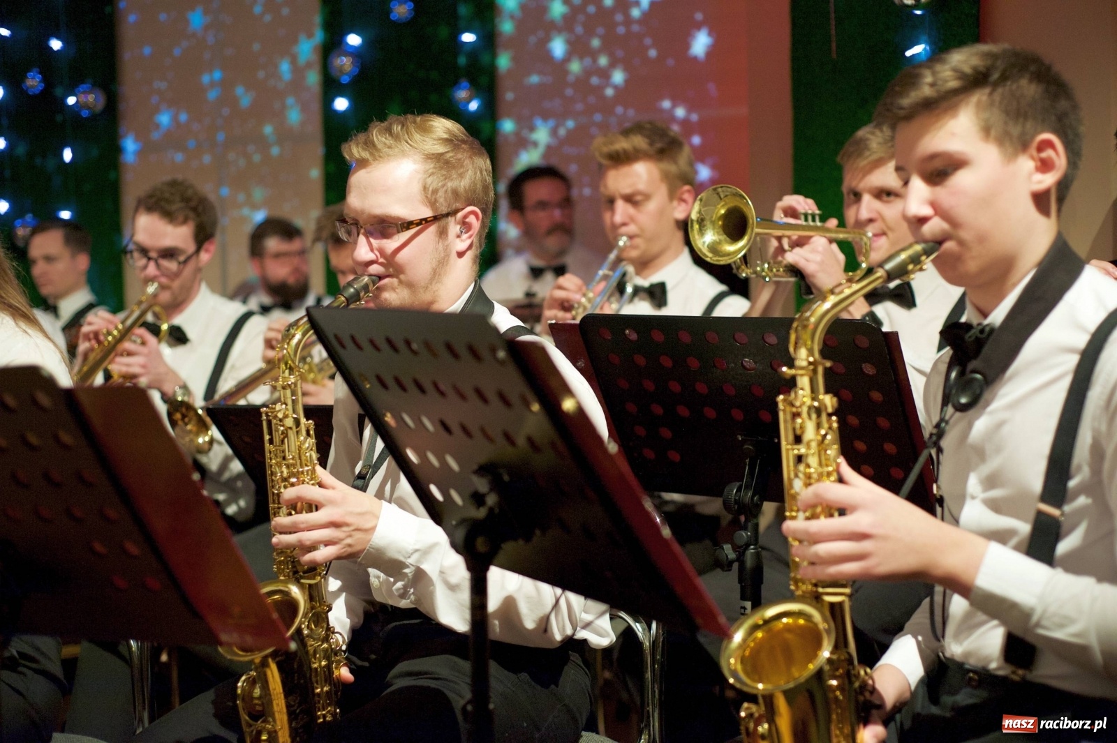 Zdjęcie w galerii na portalu naszraciborz.pl: Na świątecznym kiermaszu w Tworkowie wiadomości z regionu