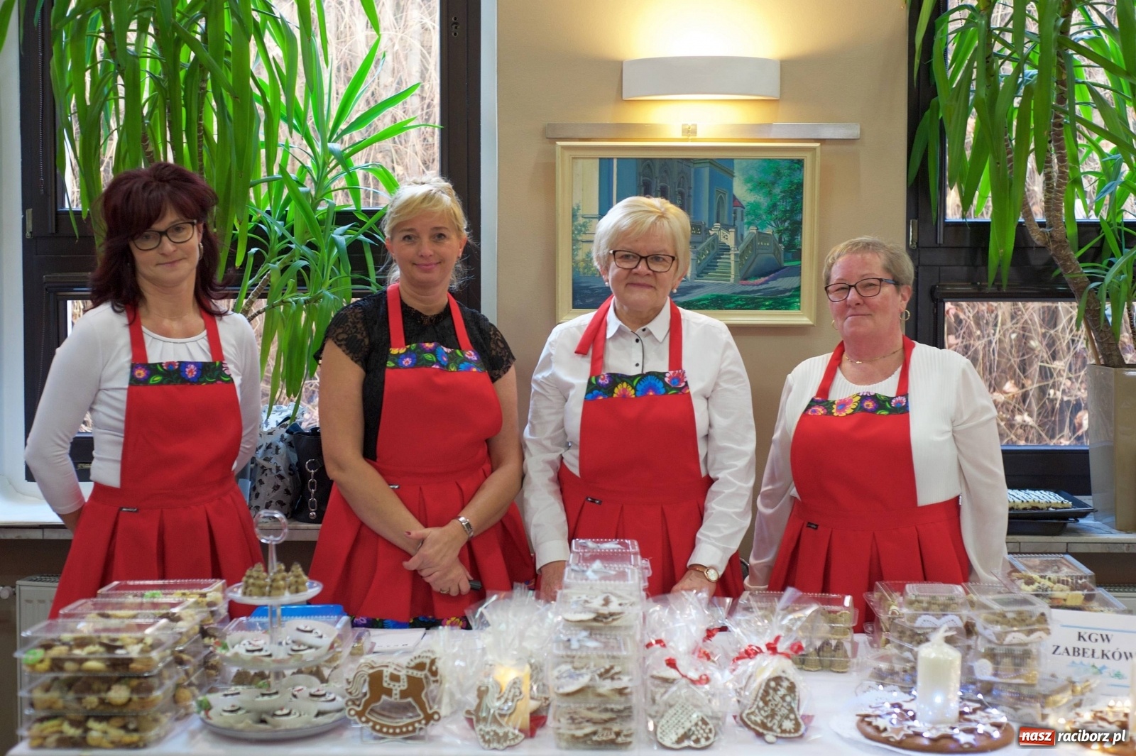 Zdjęcie w galerii na portalu naszraciborz.pl: Na świątecznym kiermaszu w Tworkowie wiadomości z regionu