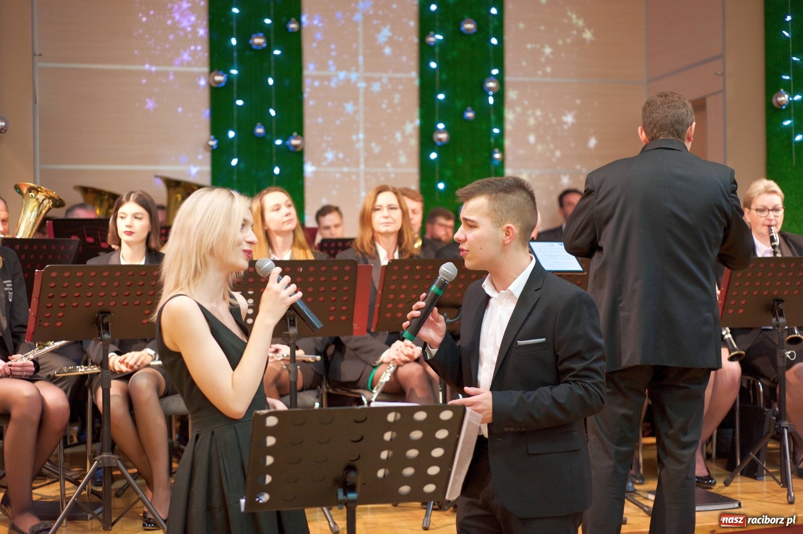 Zdjęcie w galerii na portalu naszraciborz.pl: Na świątecznym kiermaszu w Tworkowie wiadomości z regionu