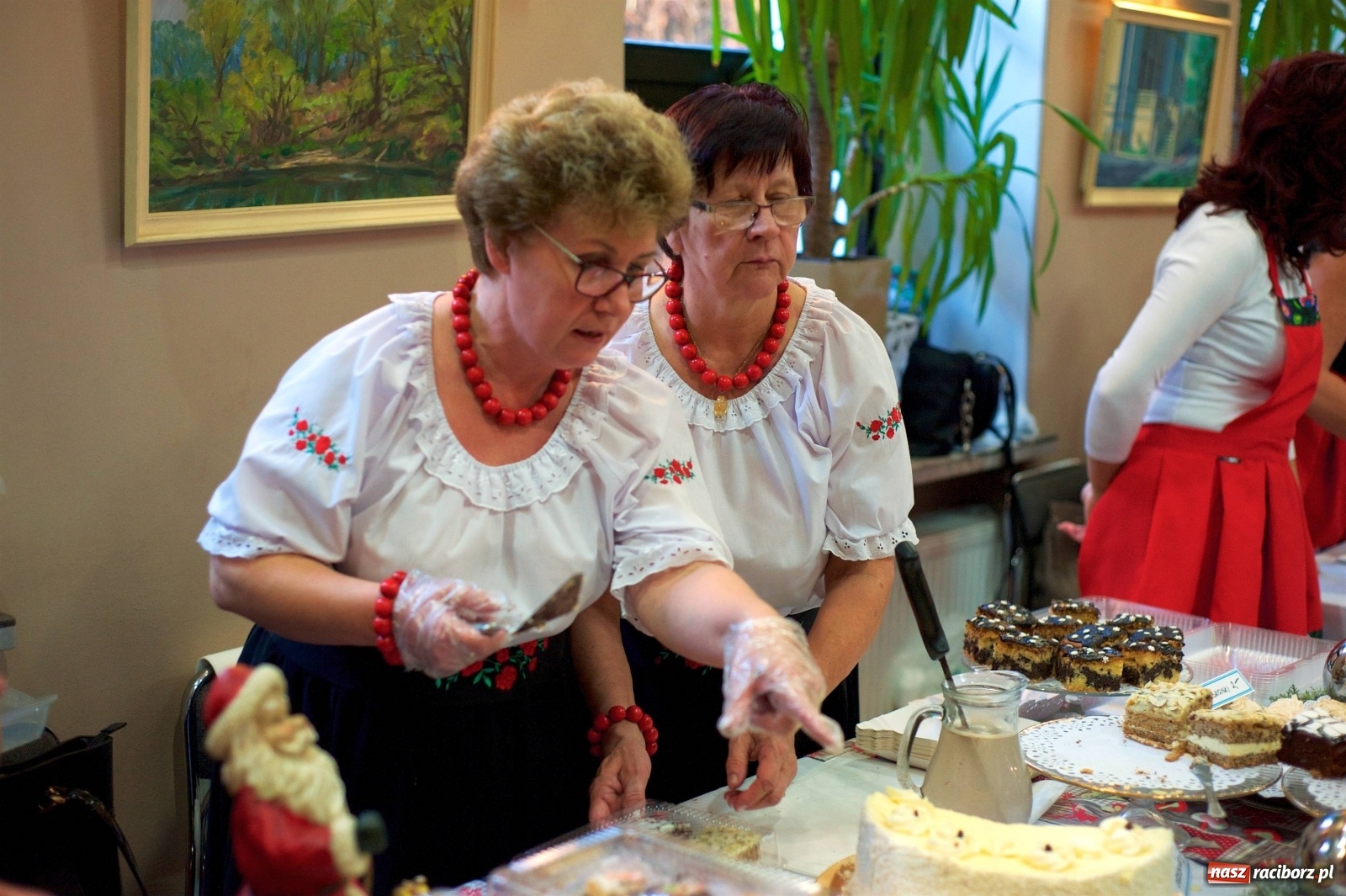 Zdjęcie w galerii na portalu naszraciborz.pl: Na świątecznym kiermaszu w Tworkowie wiadomości z regionu