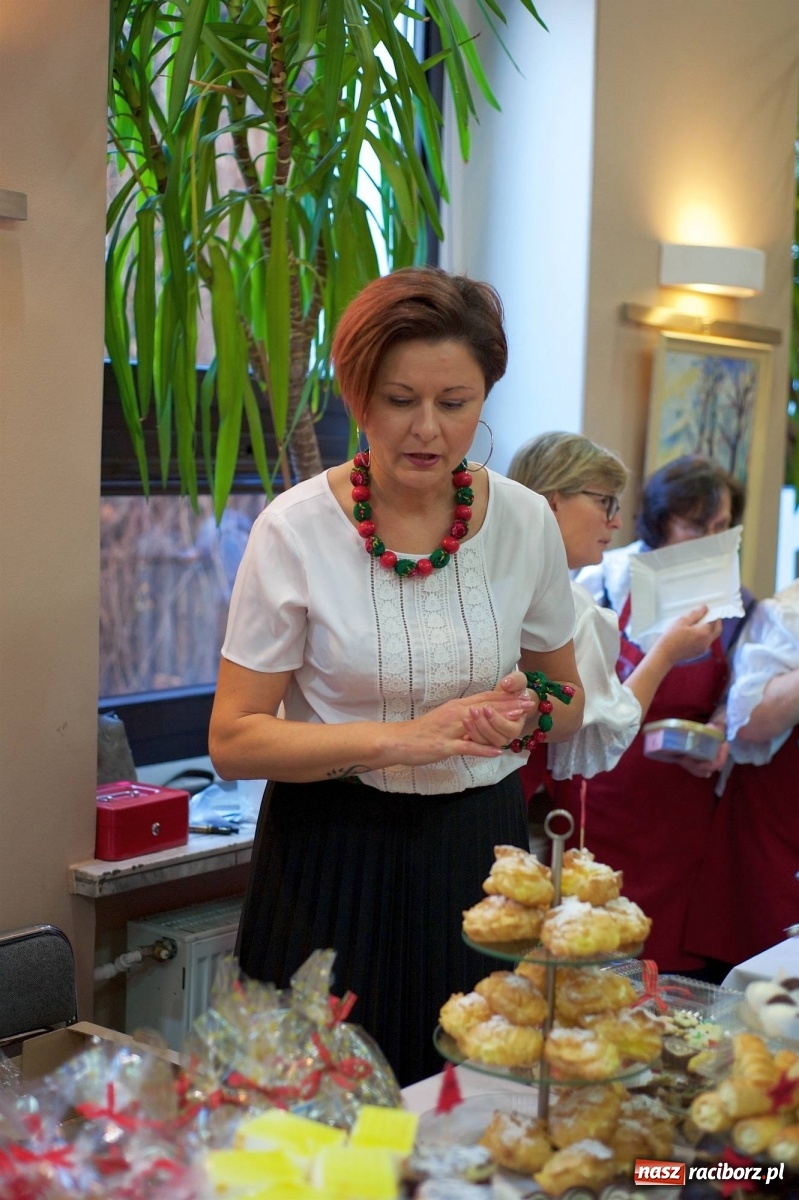Zdjęcie w galerii na portalu naszraciborz.pl: Na świątecznym kiermaszu w Tworkowie wiadomości z regionu