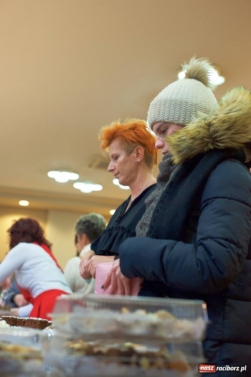 Zdjęcie w galerii na portalu naszraciborz.pl: Na świątecznym kiermaszu w Tworkowie wiadomości z regionu