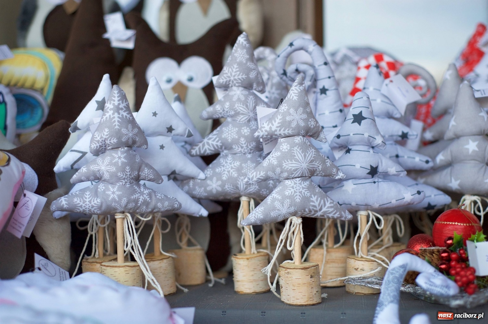 Zdjęcie w galerii na portalu naszraciborz.pl: Na świątecznym kiermaszu w Tworkowie wiadomości z regionu