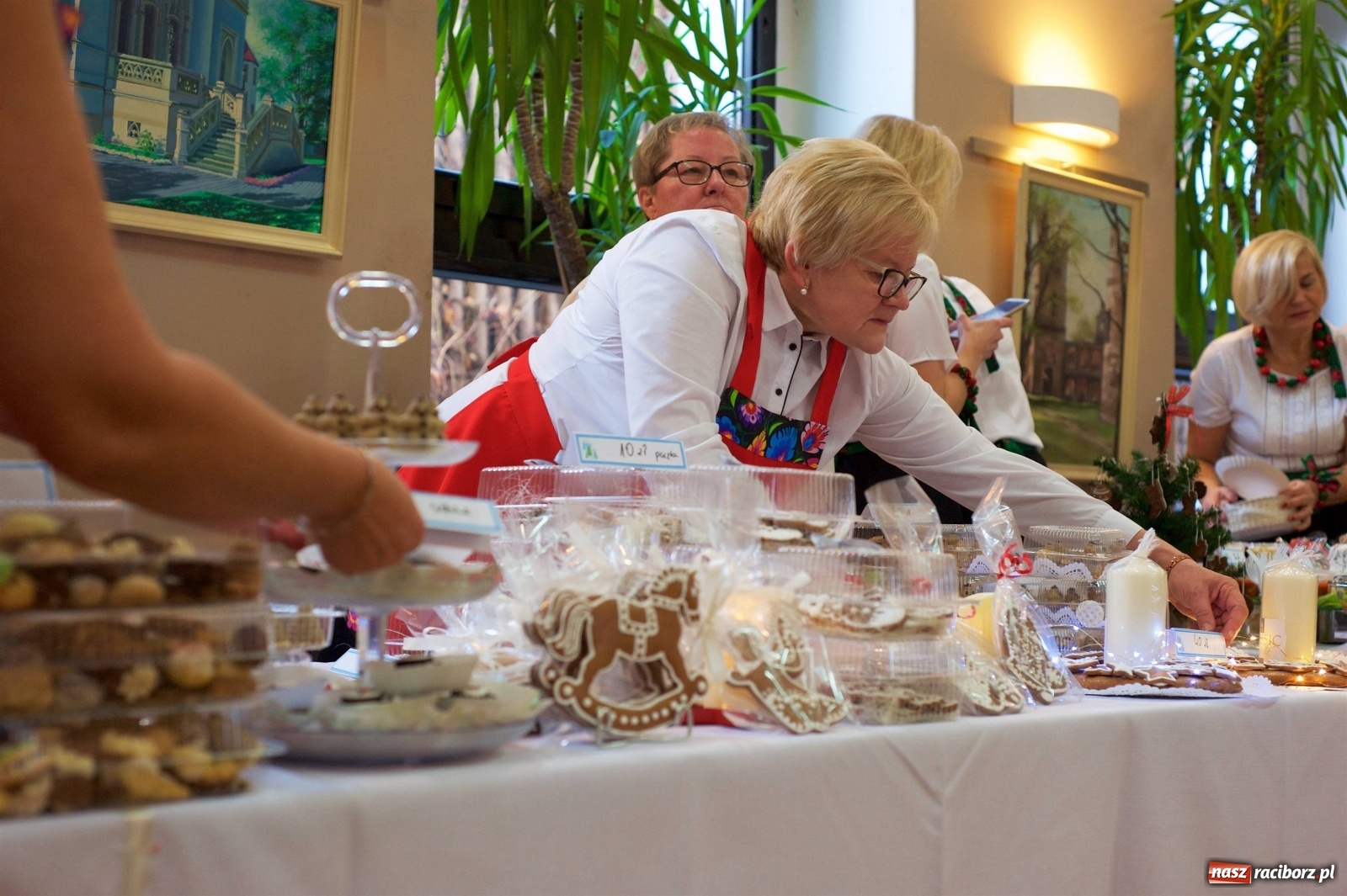 Zdjęcie w galerii na portalu naszraciborz.pl: Na świątecznym kiermaszu w Tworkowie wiadomości z regionu