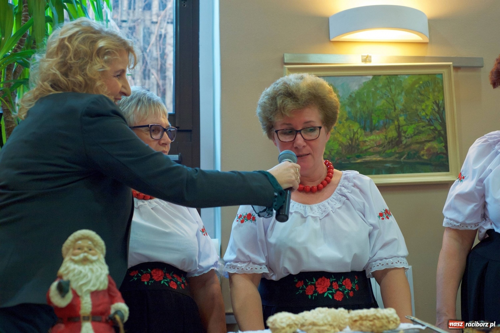 Zdjęcie w galerii na portalu naszraciborz.pl: Na świątecznym kiermaszu w Tworkowie wiadomości z regionu