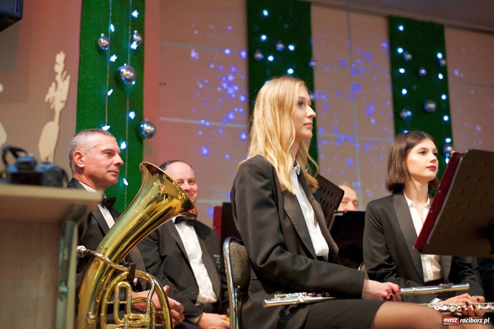 Zdjęcie w galerii na portalu naszraciborz.pl: Na świątecznym kiermaszu w Tworkowie wiadomości z regionu