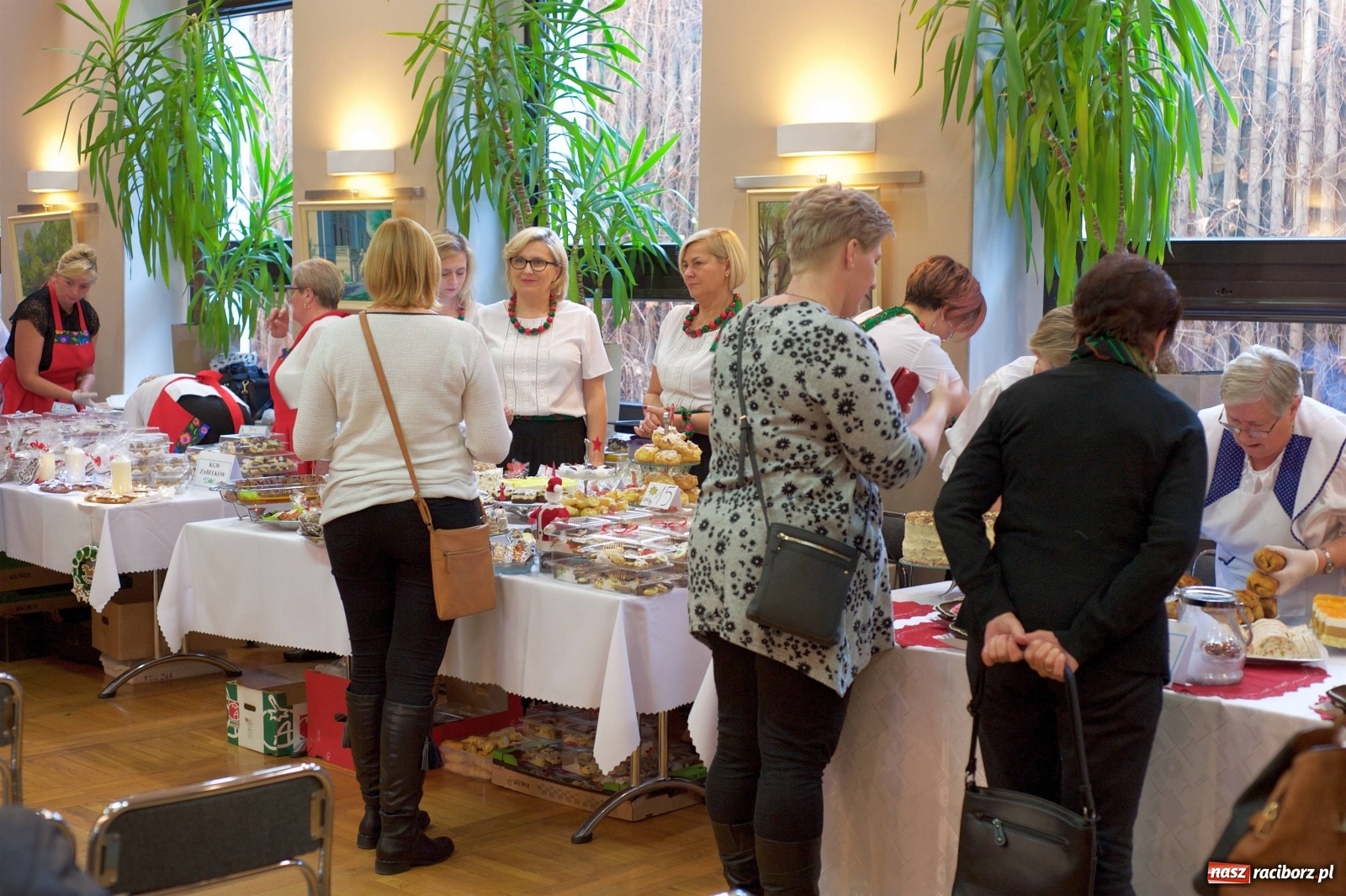 Zdjęcie w galerii na portalu naszraciborz.pl: Na świątecznym kiermaszu w Tworkowie wiadomości z regionu
