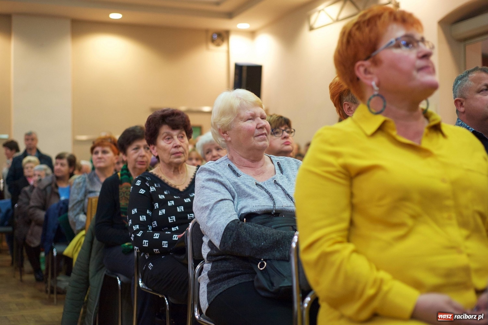 Zdjęcie w galerii na portalu naszraciborz.pl: Na świątecznym kiermaszu w Tworkowie wiadomości z regionu