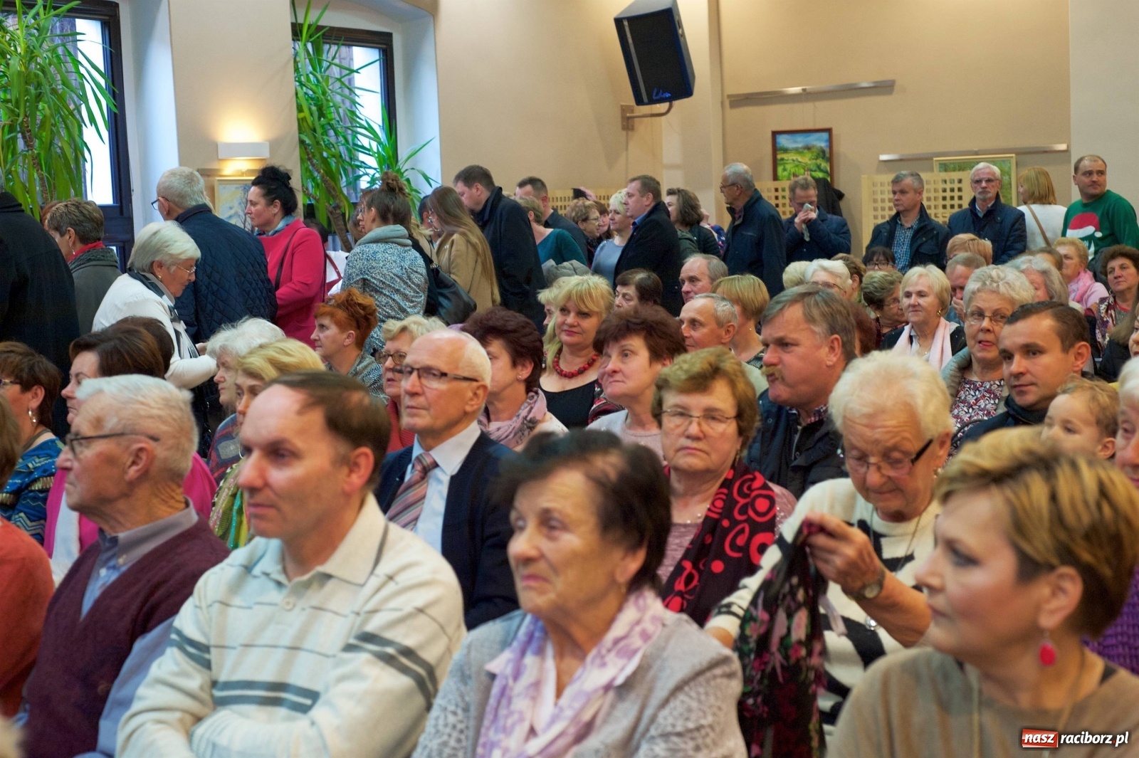 Zdjęcie w galerii na portalu naszraciborz.pl: Na świątecznym kiermaszu w Tworkowie wiadomości z regionu