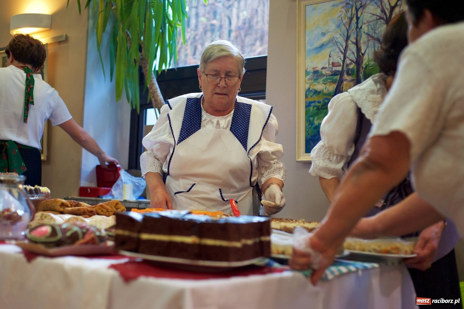 Zdjęcie w galerii na portalu naszraciborz.pl: Na świątecznym kiermaszu w Tworkowie wiadomości z regionu