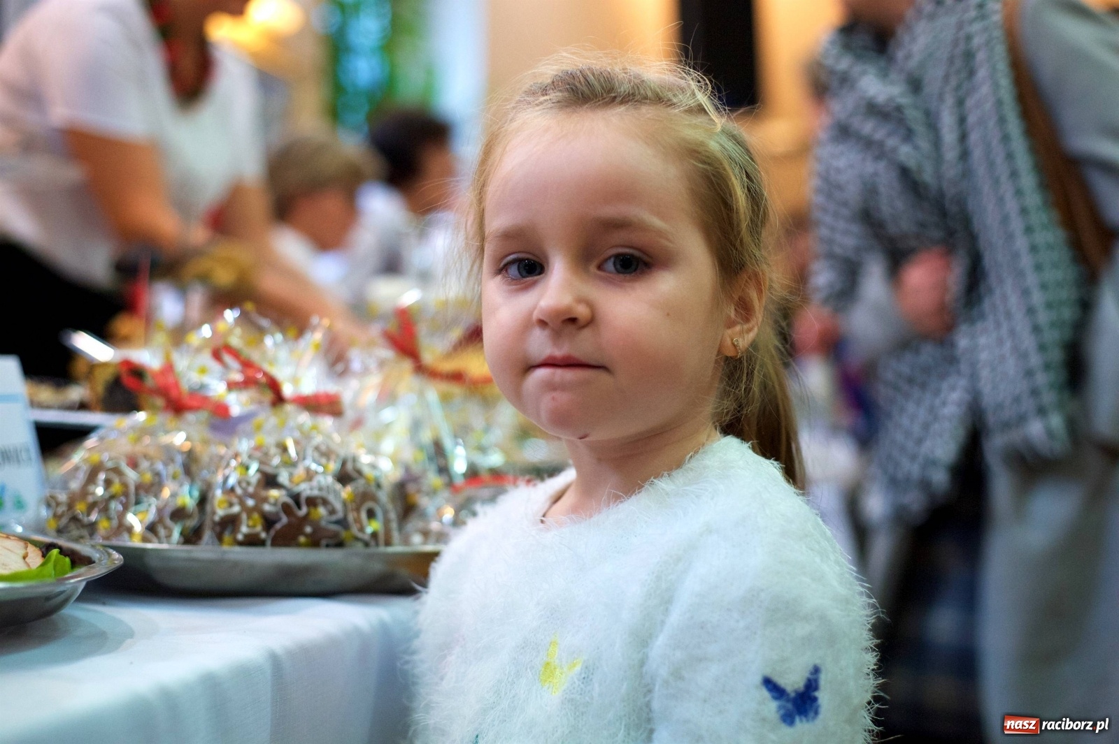 Zdjęcie w galerii na portalu naszraciborz.pl: Na świątecznym kiermaszu w Tworkowie wiadomości z regionu