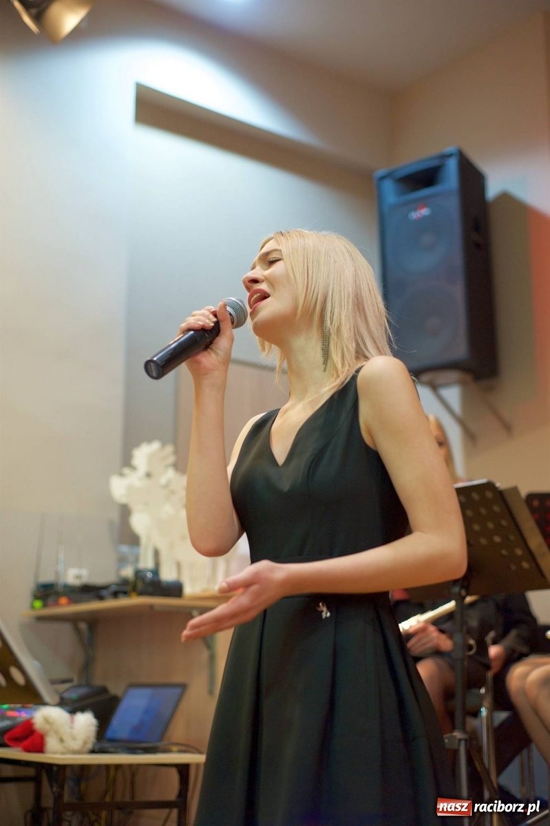 Zdjęcie w galerii na portalu naszraciborz.pl: Na świątecznym kiermaszu w Tworkowie wiadomości z regionu