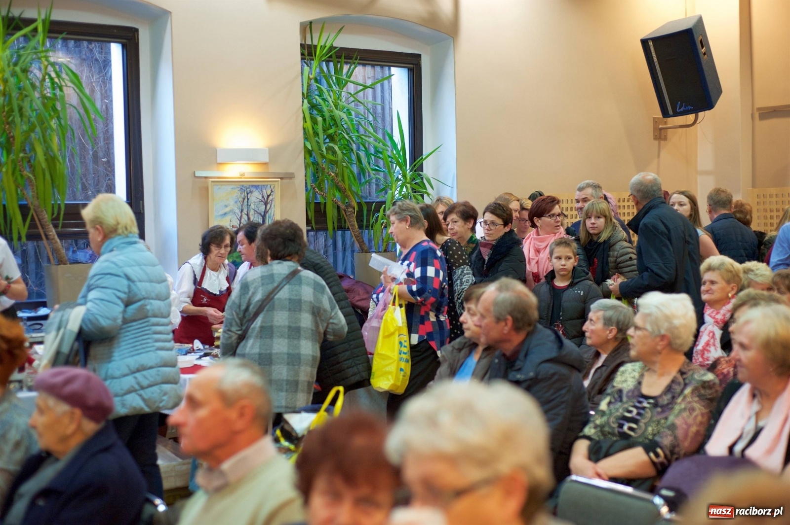 Zdjęcie w galerii na portalu naszraciborz.pl: Na świątecznym kiermaszu w Tworkowie wiadomości z regionu
