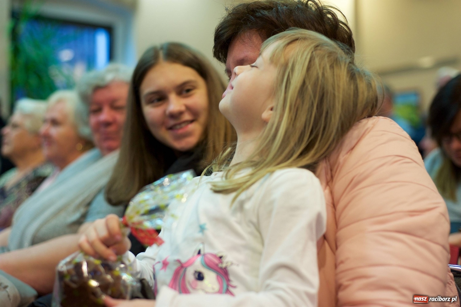 Zdjęcie w galerii na portalu naszraciborz.pl: Na świątecznym kiermaszu w Tworkowie wiadomości z regionu