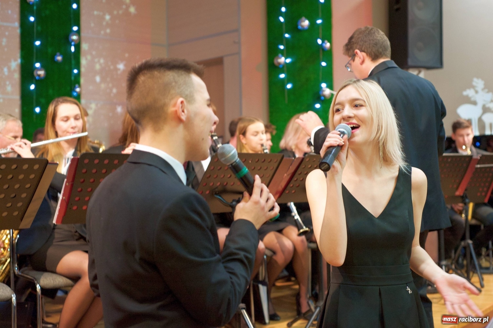 Zdjęcie w galerii na portalu naszraciborz.pl: Na świątecznym kiermaszu w Tworkowie wiadomości z regionu