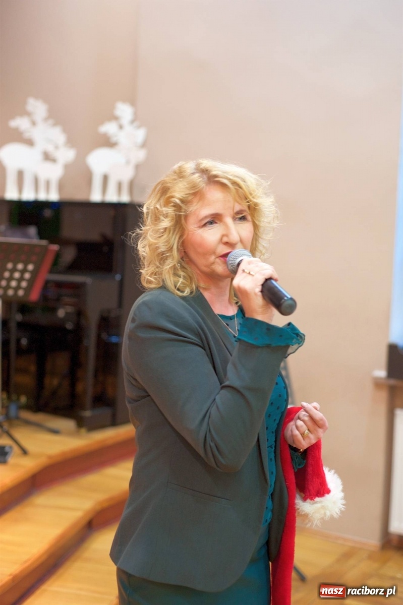 Zdjęcie w galerii na portalu naszraciborz.pl: Na świątecznym kiermaszu w Tworkowie wiadomości z regionu