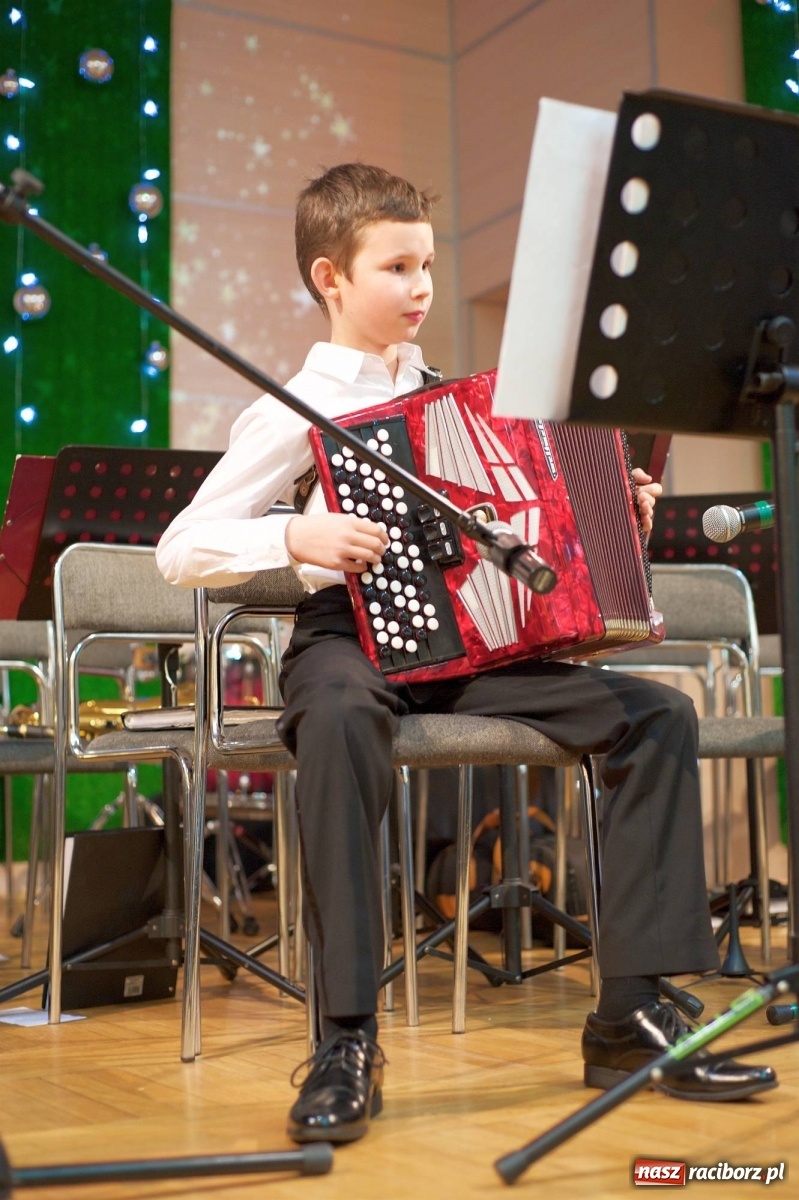 Zdjęcie w galerii na portalu naszraciborz.pl: Na świątecznym kiermaszu w Tworkowie wiadomości z regionu