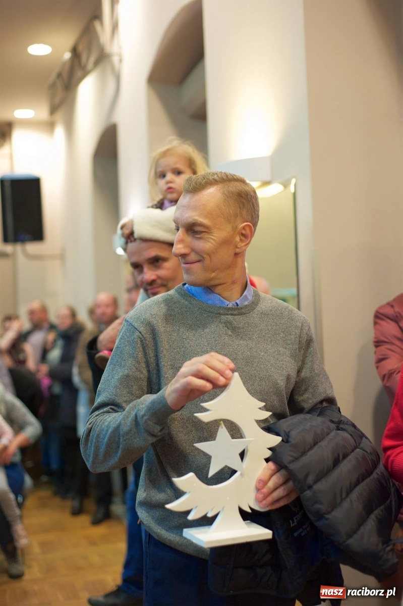 Zdjęcie w galerii na portalu naszraciborz.pl: Na świątecznym kiermaszu w Tworkowie wiadomości z regionu