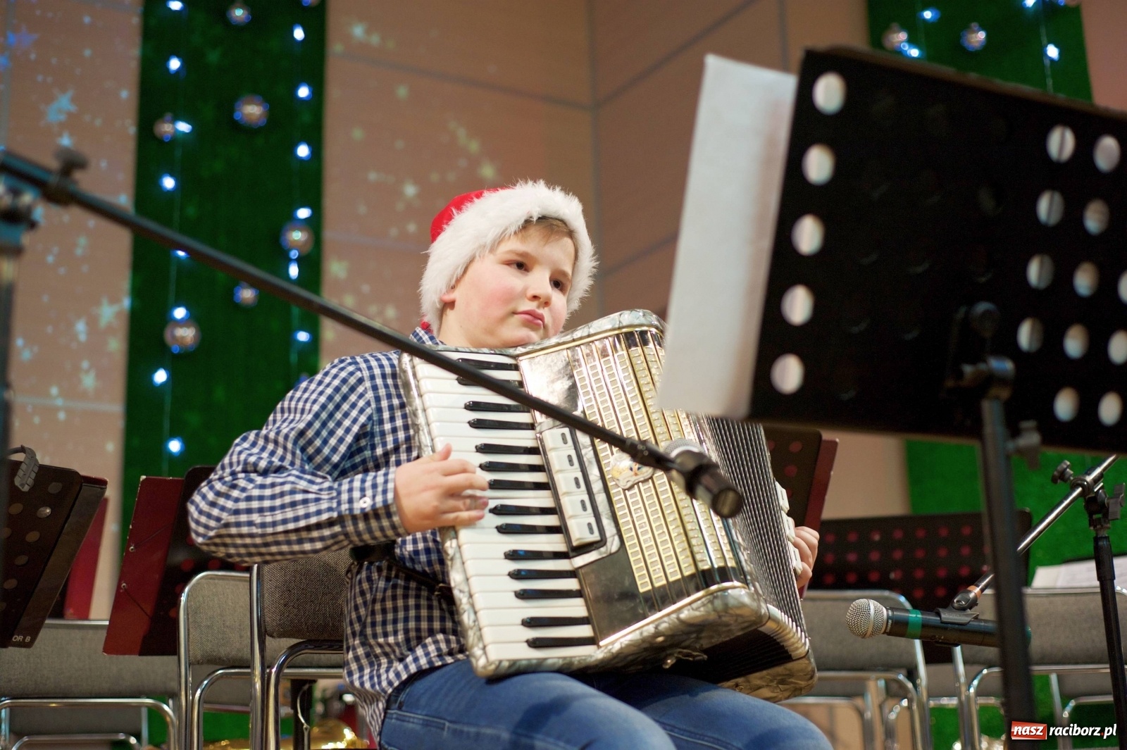 Zdjęcie w galerii na portalu naszraciborz.pl: Na świątecznym kiermaszu w Tworkowie wiadomości z regionu