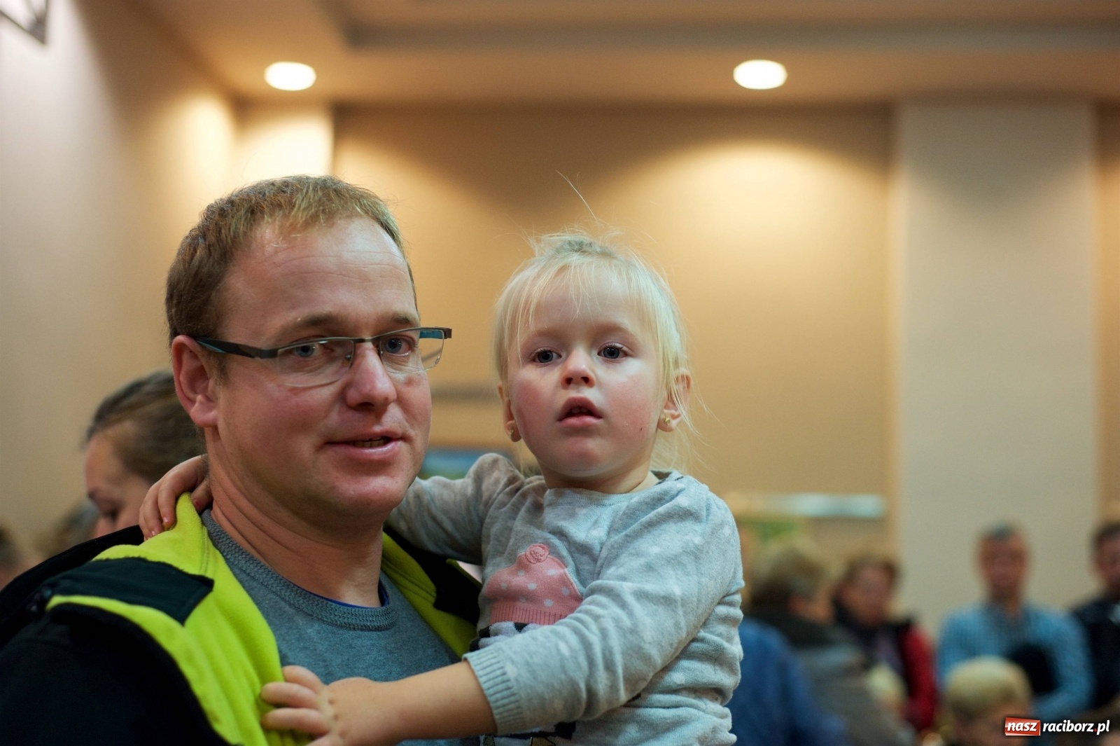 Zdjęcie w galerii na portalu naszraciborz.pl: Na świątecznym kiermaszu w Tworkowie wiadomości z regionu